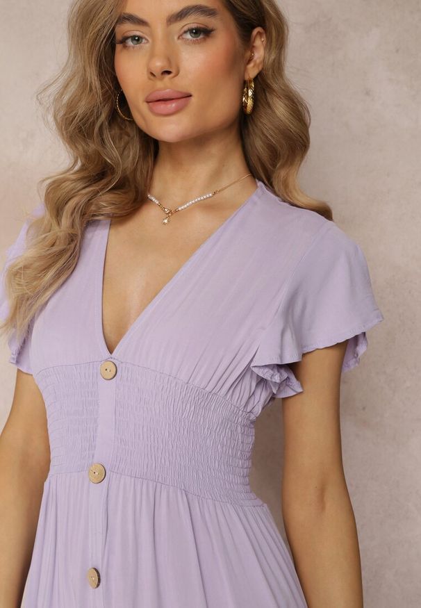 Renee - Fioletowa Sukienka z Wiskozy Lobsy. Okazja: na co dzień, na spacer. Kolor: fioletowy. Materiał: wiskoza. Długość rękawa: krótki rękaw. Wzór: aplikacja, gładki. Sezon: lato. Styl: casual. Długość: maxi