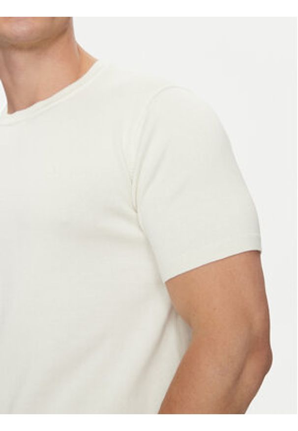 Calvin Klein T-Shirt K10K114485 Écru Regular Fit. Materiał: bawełna