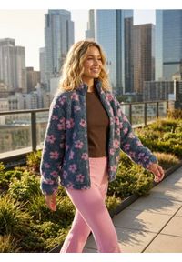 Sinsay - Bawełniana koszulka z haftowanym napisem - brązowy. Kolor: brązowy. Materiał: bawełna. Wzór: napisy, haft #1