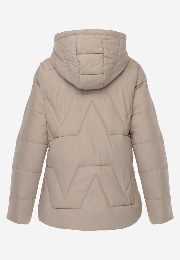 Renee - Ciemnobeżowa Pikowana Kurtka Przejściowa z Kapturem Silidi. Okazja: na co dzień. Typ kołnierza: kaptur. Kolor: beżowy. Materiał: jeans. Styl: casual, elegancki, klasyczny