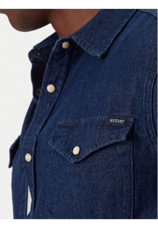 Mustang Koszula jeansowa Duver 1016950 Granatowy Regular Fit. Kolor: niebieski. Materiał: bawełna