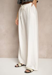 Renee - Białe Szerokie Spodnie High Waist z Wiskozy z Gumką w Talii Lannalie. Okazja: na co dzień. Stan: podwyższony. Kolor: biały. Materiał: wiskoza. Styl: casual, elegancki #2