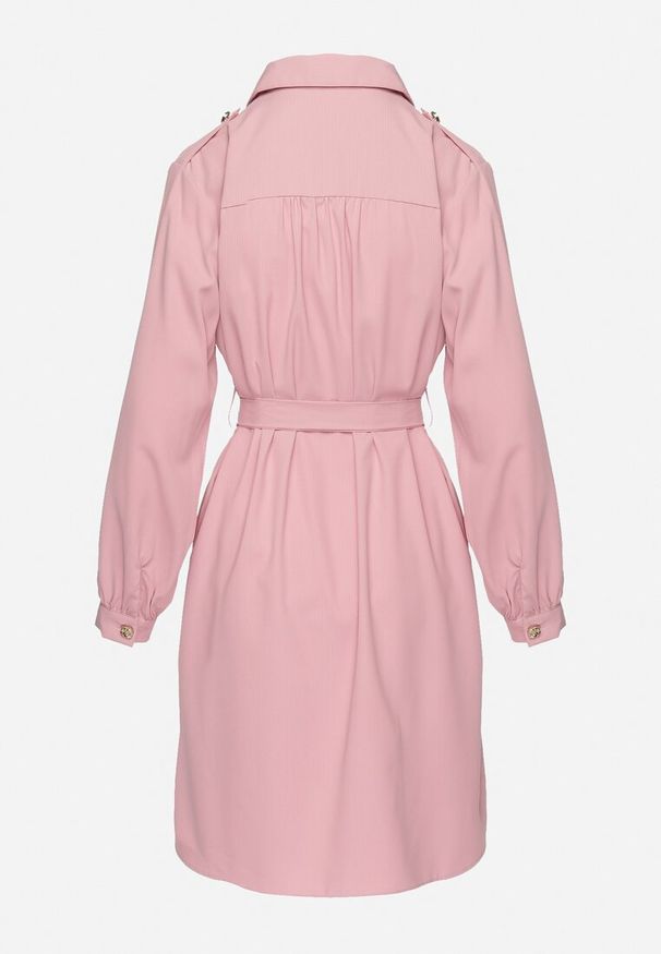 Born2be - Różowa Rozkloszowana Sukienka Koszulowa z Wiązanym Paskiem Vinala. Okazja: na co dzień. Kolor: różowy. Materiał: materiał. Typ sukienki: koszulowe. Styl: casual