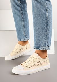 Renee - Beżowe Trampki z Krótką Ażurową Cholewką Paerina. Okazja: na co dzień. Kolor: beżowy. Materiał: len, materiał, jeans. Szerokość cholewki: normalna. Wzór: ażurowy. Obcas: na płaskiej podeszwie. Styl: boho, klasyczny, elegancki, casual
