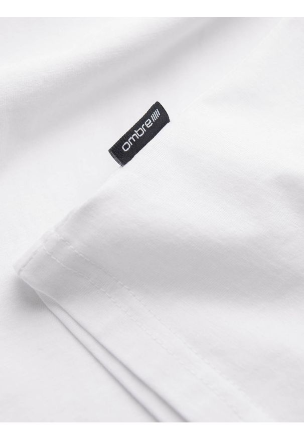 Ombre Clothing - Klasyczna męska bawełniana koszulka z dekoltem w serek BASIC - biała V4 OM-TSBS-0145 - L. Typ kołnierza: dekolt w serek. Kolor: biały. Materiał: bawełna. Styl: klasyczny
