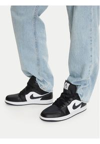 Nike Sneakersy Air Jordan 1 Mid DQ8426 010 Czarny. Kolor: czarny. Materiał: skóra. Model: Nike Air Jordan #3