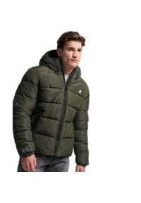 Kurtka z kapturem Superdry Sports. Typ kołnierza: kaptur. Kolor: zielony. Materiał: puch #1
