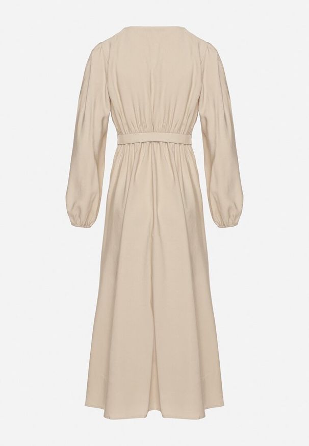 Born2be - Beżowa Wiskozowa Sukienka o Rozkloszowanym Kroju z Paskiem z Klamerką Arilesse. Okazja: na co dzień. Typ kołnierza: dekolt w kształcie V. Kolor: beżowy. Materiał: wiskoza. Styl: casual, elegancki