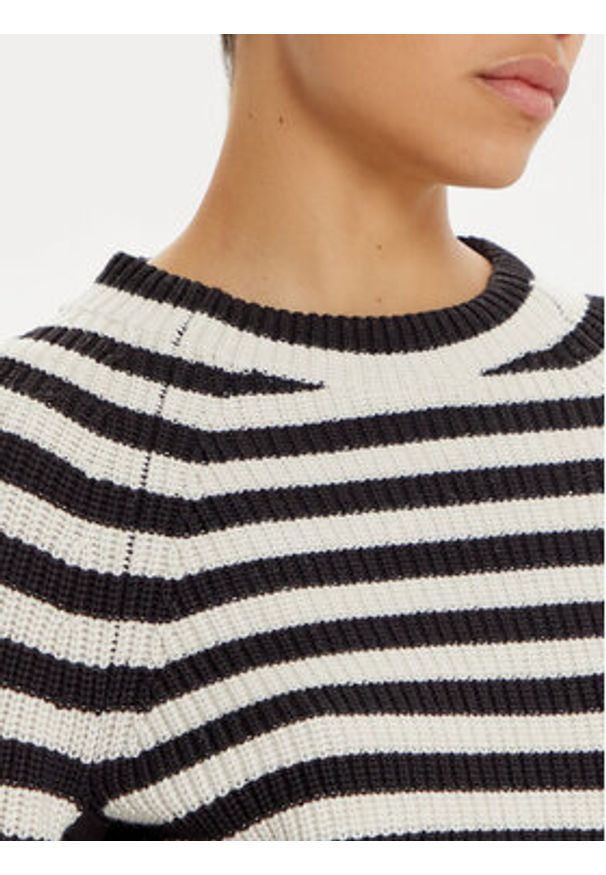 Oui - OUI Sweter 89169 Czarny Loose Fit. Kolor: czarny. Materiał: bawełna