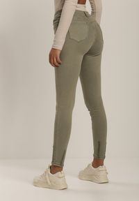 Renee - Ciemnozielone Spodnie Skinny Adracia. Kolor: zielony #4