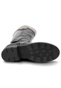 Czarne Kozaki Karino Damskie Wygodne Obuwie. Okazja: na co dzień. Kolor: czarny. Materiał: skóra. Szerokość cholewki: normalna. Wzór: gładki. Obcas: na obcasie. Styl: klasyczny, casual, elegancki. Wysokość obcasa: niski #6