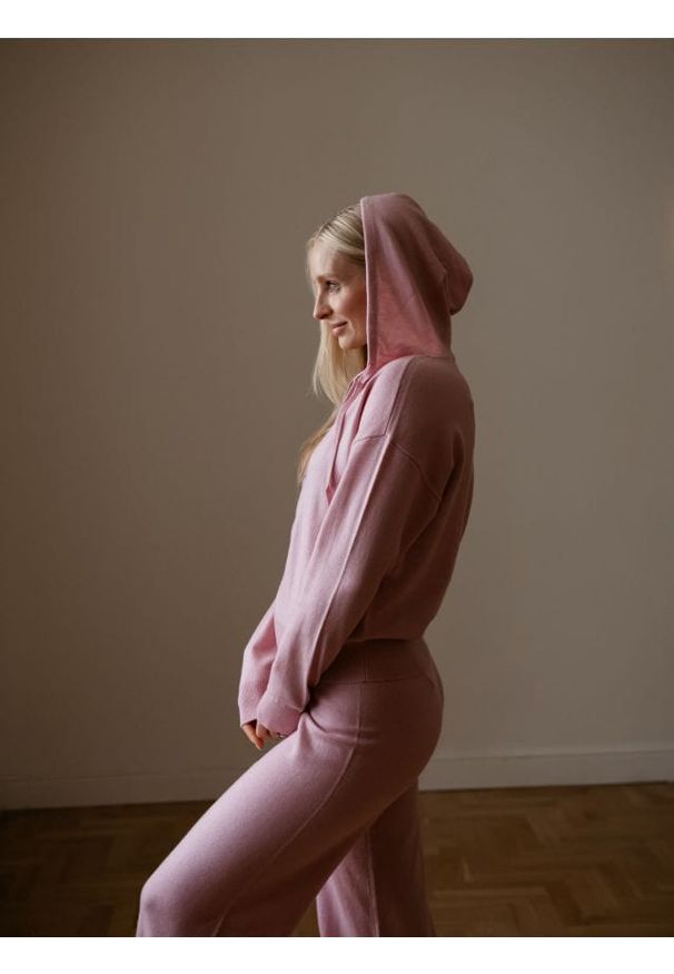 Reserved - Kardigan z dodatkiem wełny - różowy. Kolor: różowy. Materiał: wełna