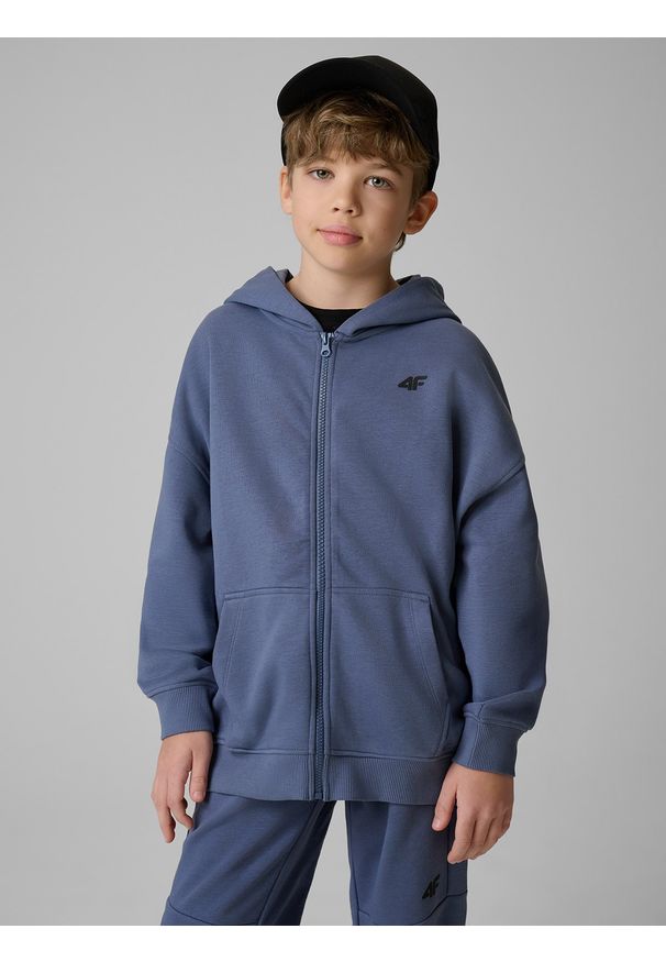 4f - 4F Bluza dresowa loose z kapturem chłopięca - niebieska 122/128 (6-8 lat). Okazja: na spacer, na co dzień, na uczelnię. Typ kołnierza: kaptur. Kolor: niebieski. Materiał: dresówka. Sezon: lato. Styl: casual