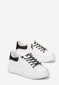 Born2be - Biało-Czarne Sneakersy Naimasa. Nosek buta: okrągły. Kolor: biały. Materiał: skóra ekologiczna. Szerokość cholewki: normalna. Wzór: jednolity, gładki #5