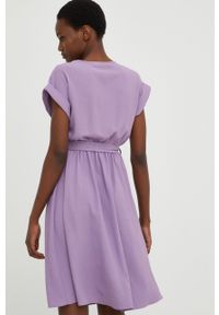 Answear Lab sukienka kolor fioletowy mini rozkloszowana. Kolor: fioletowy. Materiał: tkanina. Wzór: gładki. Typ sukienki: rozkloszowane. Styl: wakacyjny. Długość: mini #3