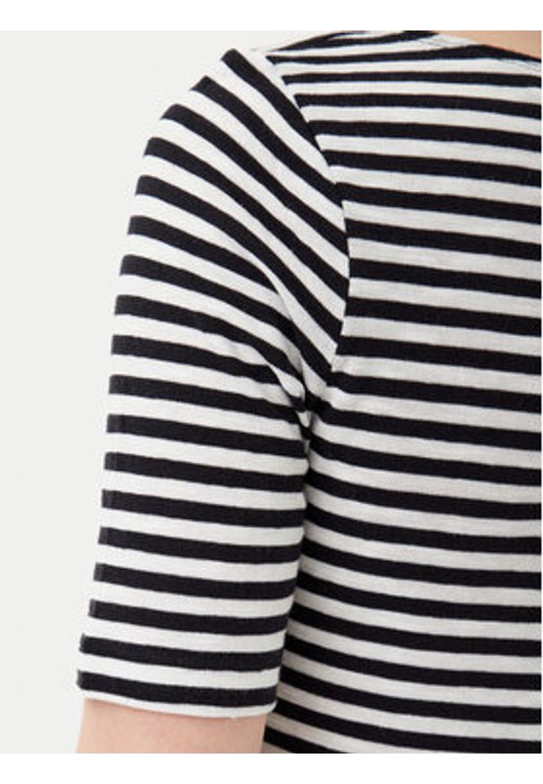 Marc O'Polo T-Shirt B01219651333 Czarny Regular Fit. Typ kołnierza: polo. Kolor: czarny. Materiał: bawełna