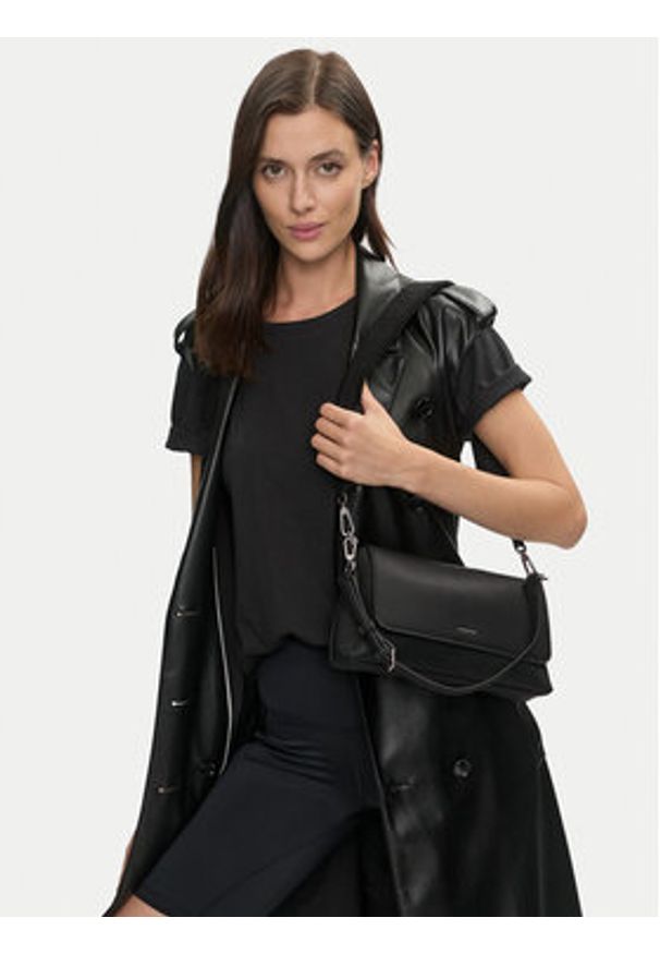Calvin Klein Torebka Ck Must Convertible K60K612902 Czarny. Kolor: czarny. Materiał: skórzane