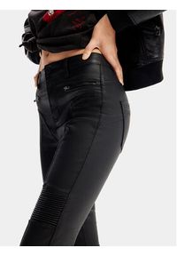 Desigual Spodnie z imitacji skóry Oslo 24SWPW26 Czarny Slim Fit. Kolor: czarny. Materiał: skóra #2