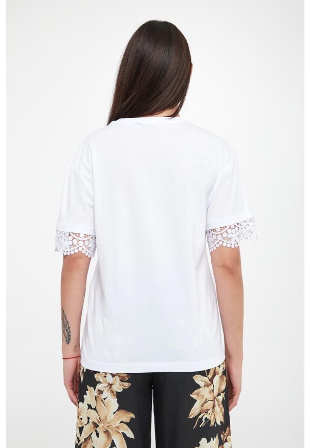 Twinset Milano - T-shirt damski z koronką TWINSET. Materiał: koronka. Wzór: koronka