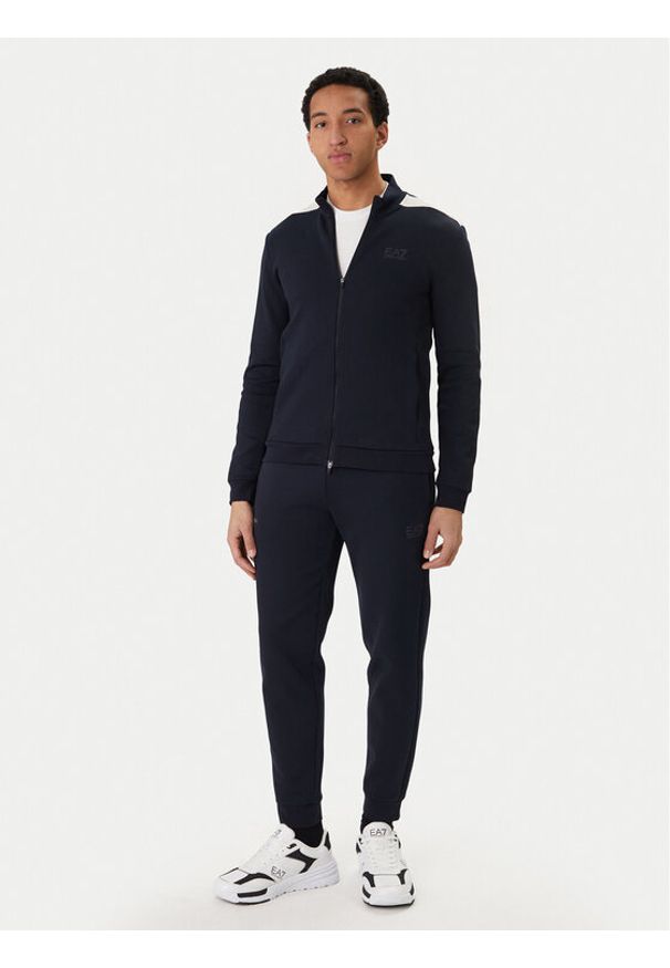 EA7 Emporio Armani Dres 7M001601 AF20845 UB102 Granatowy Regular Fit. Kolor: niebieski. Materiał: bawełna