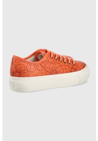 Desigual buty skórzane kolor pomarańczowy. Zapięcie: sznurówki. Kolor: pomarańczowy. Materiał: skóra. Obcas: na platformie #2