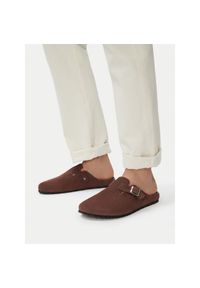 Klapki Guess Jeans. Kolor: brązowy #1