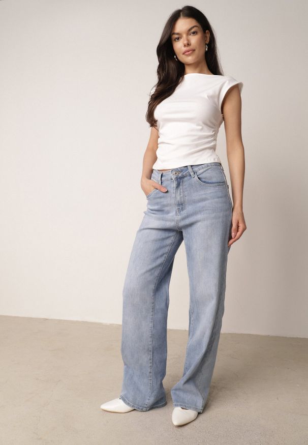 Born2be - Niebieskie Szerokie Jeansy z Bawełny z Wysokim Stanem Eshireth. Okazja: do pracy, na co dzień. Stan: podwyższony. Kolekcja: plus size. Kolor: niebieski. Długość: krótkie. Styl: klasyczny, casual