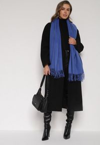 Born2be - Niebieski Szalik z Bawełną i Wiskozą Ozdobiony Frędzlami Siadortia. Okazja: na co dzień, na spotkanie biznesowe. Kolor: niebieski. Materiał: bawełna, wiskoza. Wzór: aplikacja. Styl: biznesowy, klasyczny, casual, elegancki #4