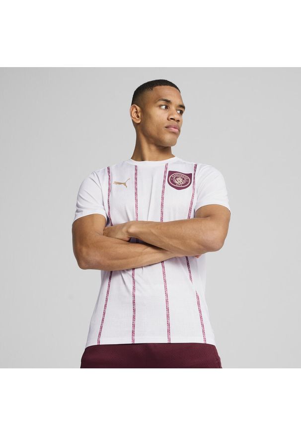 Puma - Męska koszulka przedmeczowa Manchester City PUMA White Dark Jasper Red. Kolor: czerwony, biały, wielokolorowy. Wzór: nadruk. Sport: piłka nożna