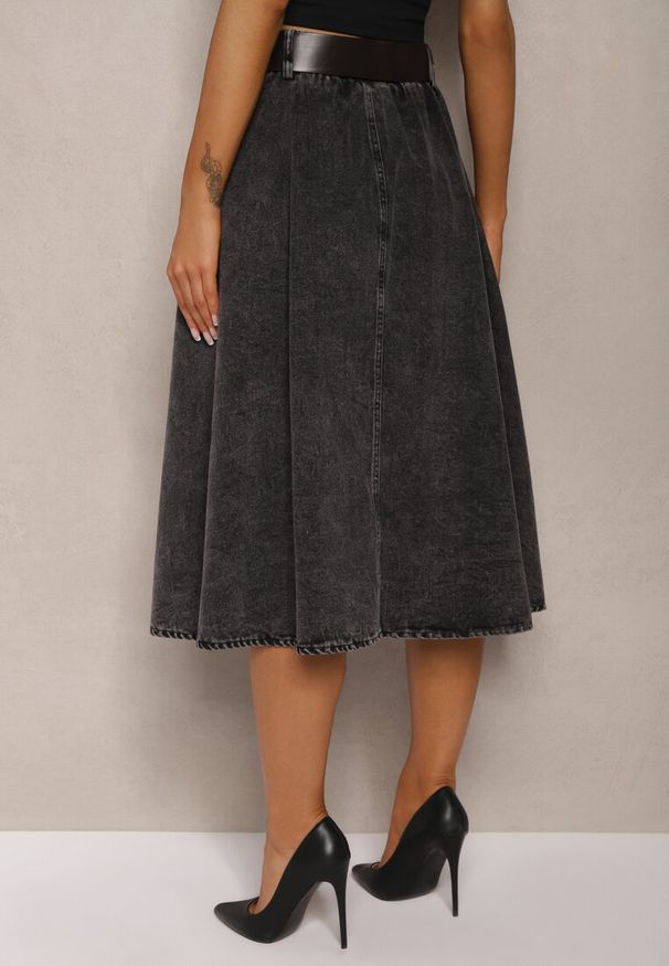 Renee - Czarna Rozkloszowana Spódnica Jeansowa Midi z Paskiem Wendlla. Kolor: czarny. Materiał: jeans