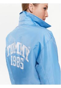 Tommy Jeans Kurtka puchowa Cropped Coach DW0DW15334 Błękitny Cropped Fit. Kolor: niebieski. Materiał: syntetyk