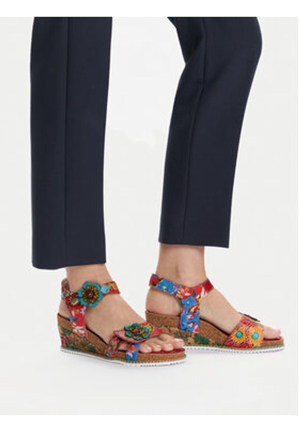 Laura Vita Sandały Bonito 13 Czerwony. Kolor: czerwony. Materiał: skóra