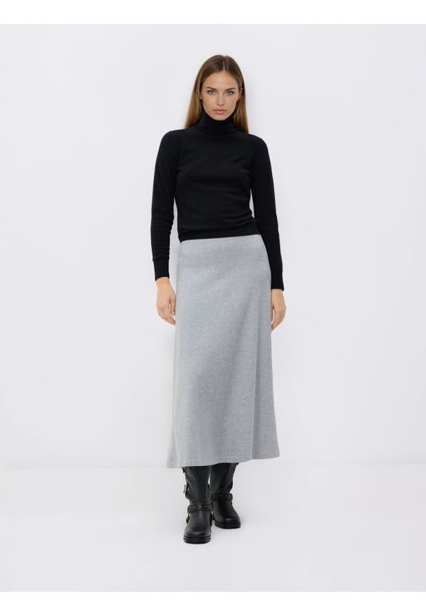 Reserved - Dzianinowa spódnica midi - ciemnoszary. Kolor: szary. Materiał: dzianina