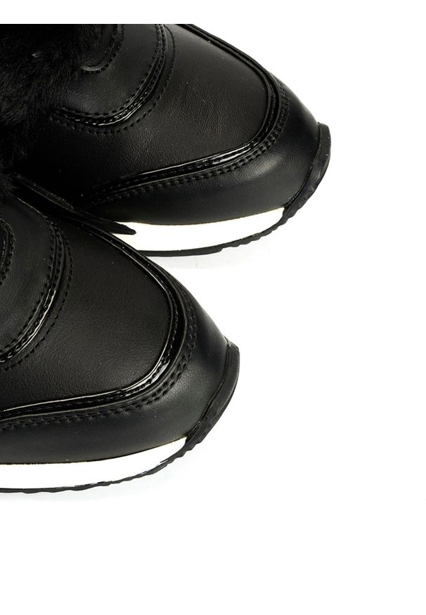 Guess Sneakersy "Tinsel" | FL8TI2 LEA12 / Tinsel | Kobieta | Czarny. Wysokość cholewki: przed kostkę. Zapięcie: bez zapięcia. Kolor: czarny. Materiał: tkanina, skóra, materiał, syntetyk. Wzór: aplikacja. Obcas: na koturnie