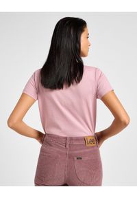 Lee - DAMSKA KOSZULKA LEE SMALL LOGO TEE PRETTY PLUM 112355197 #4