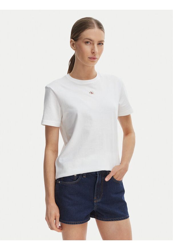 Calvin Klein Jeans T-Shirt LV047F227G Biały Classic Fit. Kolor: biały. Materiał: bawełna