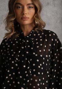 Renee - Czarna Półprzezroczysta Koszula w Kropki z Wiskozy i Bawełny z Wiązaniem Delmara. Kolor: czarny. Materiał: wiskoza, bawełna. Wzór: kropki. Styl: retro #2