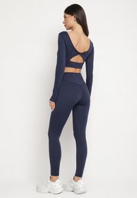 Born2be - Granatowy Komplet Sportowy Legginsy i Bluzka z Odkrytymi Plecami Dasalla. Kolor: niebieski #6