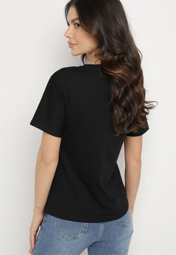 Born2be - Czarny T-shirt z Bawełny Ozdobiony Nadrukiem i Kokardą 3D Sanathien. Typ kołnierza: kokarda. Kolor: czarny. Materiał: bawełna. Wzór: aplikacja, nadruk. Styl: klasyczny