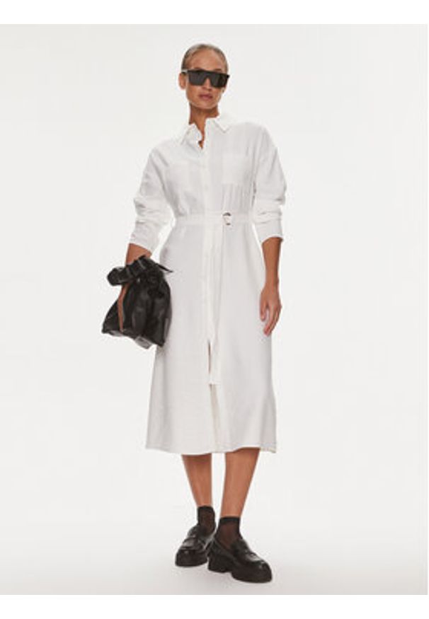 Silvian Heach Sukienka koszulowa GPP23325VE Biały Regular Fit. Kolor: biały. Materiał: wiskoza. Typ sukienki: koszulowe