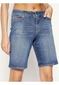 Tommy Jeans Szorty jeansowe Mid Rise Denim Bermuda DW0DW08214 Granatowy Regular Fit. Kolor: niebieski. Materiał: jeans, denim #1