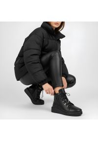 Czarne Botki Filippo Modne Buty Damskie. Zapięcie: sznurówki. Kolor: czarny. Materiał: jeans. Szerokość cholewki: normalna. Wzór: aplikacja. Styl: sportowy, elegancki #7