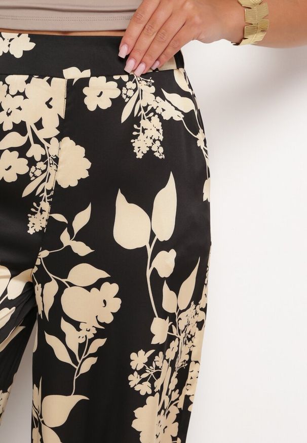 Born2be - Czarno-Beżowe Spodnie z Szerokimi Nogawkami i Gumką w Talii z Wysokim Stanem Dimete. Okazja: na co dzień. Stan: podwyższony. Kolor: czarny. Styl: elegancki, klasyczny, casual