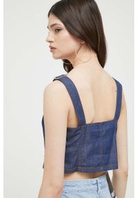 Love Moschino bluza kolor granatowy. Kolor: niebieski. Materiał: tkanina. Długość rękawa: na ramiączkach. Długość: krótkie #2