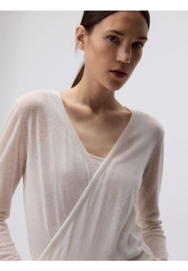 Reserved - Wełniany sweter - złamana biel. Materiał: wełna