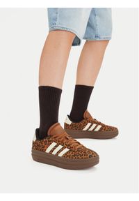 Adidas - adidas Sneakersy Vl Court Bold KK4671 Brązowy. Kolor: brązowy. Materiał: skóra, zamsz #1