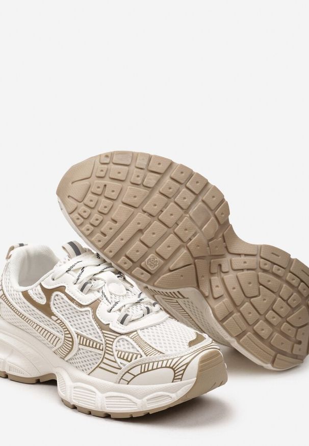 Born2be - Beżowe Sneakersy przed Kostkę na Grubej Podeszwie ze Wstawkami z Siateczki Alankeda. Okazja: na co dzień, na spacer. Nosek buta: okrągły. Zapięcie: sznurówki. Kolor: beżowy. Wysokość cholewki: przed kostkę. Materiał: bawełna, jeans, materiał. Sezon: lato. Obcas: na obcasie. Wysokość obcasa: niski. Sport: turystyka piesza