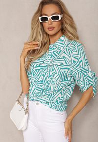 Renee - Zielono-Biała Koszula z Wiskozy w Geometryczny Print Jacelyn. Okazja: na co dzień. Typ kołnierza: dekolt w serek, kołnierzyk klasyczny. Kolor: zielony. Materiał: wiskoza. Wzór: geometria, nadruk. Styl: klasyczny, elegancki, casual