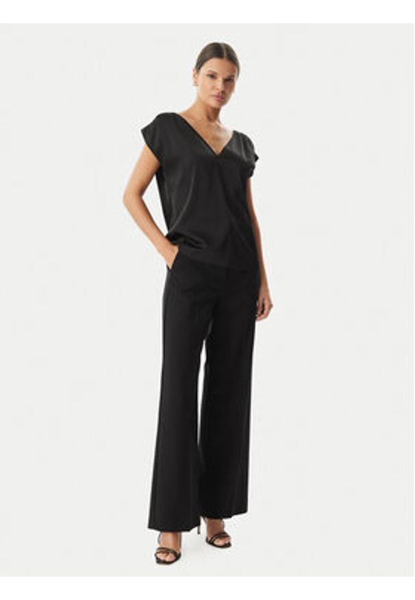 Rinascimento Bluzka CFC0020252002 Czarny Regular Fit. Kolor: czarny. Materiał: syntetyk