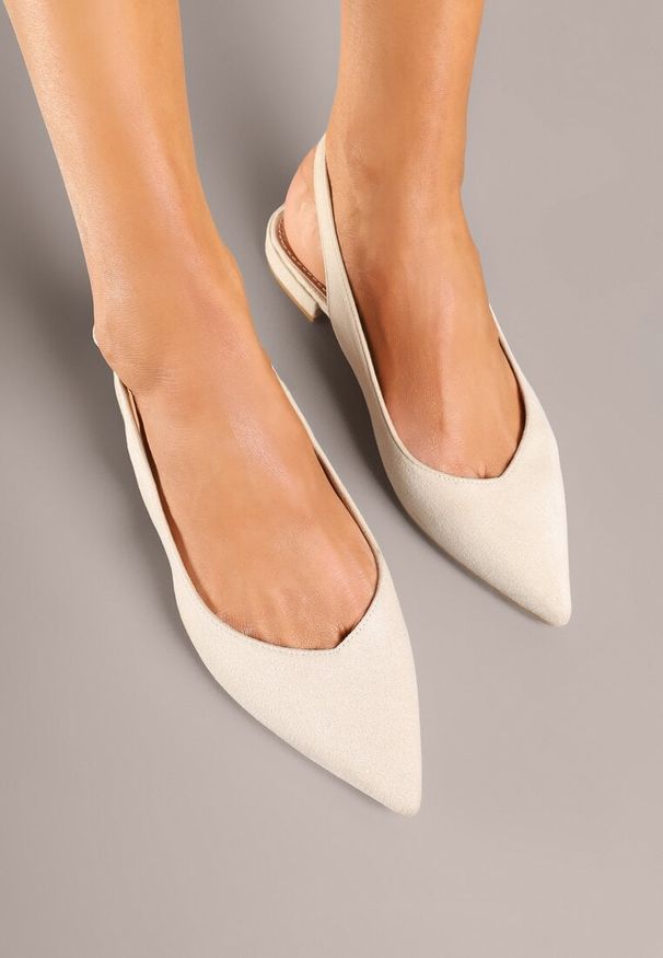 Born2be - Beżowe Sandały Vices ze Skórzaną Wkładką i Noskiem w Szpic Anniles. Okazja: na spotkanie biznesowe, do pracy, na spacer. Zapięcie: pasek. Kolor: beżowy. Materiał: skóra. Sezon: lato. Obcas: na obcasie. Styl: biznesowy, klasyczny, elegancki. Wysokość obcasa: niski